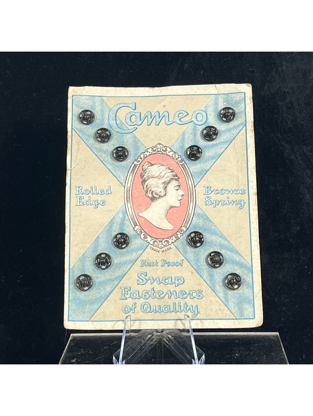 Vintage Cameo Snap Fasteners Card with Black Metal Snap Buttons